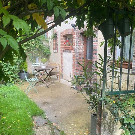 Il Etait Une Fois Un Jardin Saint-Fargeau (Yonne) Exterior foto