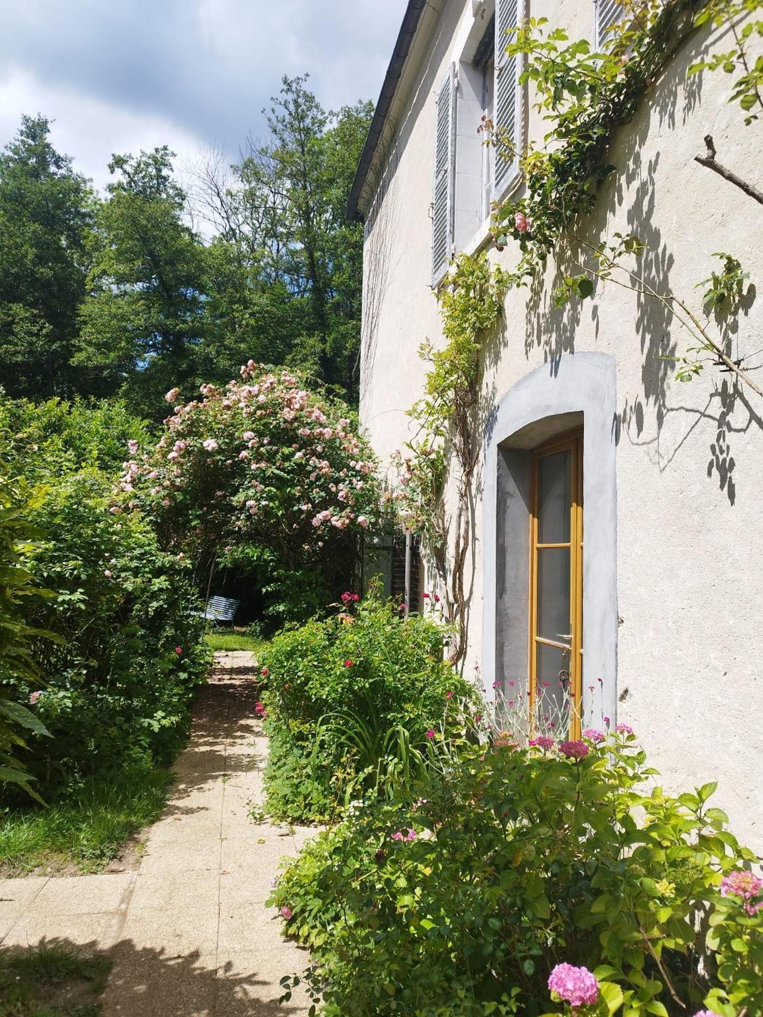 Il Etait Une Fois Un Jardin Saint-Fargeau (Yonne) Exterior foto